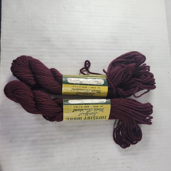 7 Hanks Red Bucilla Tapestry Wool Discontinued Yarn - Picture 10 of 10